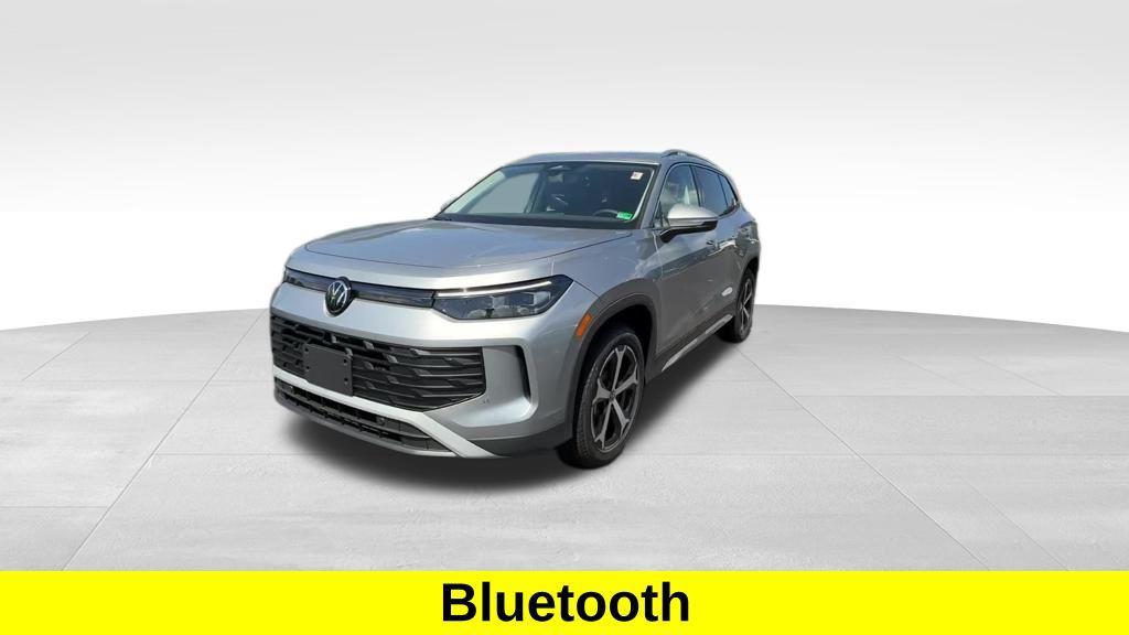 new 2025 Volkswagen Tiguan car, priced at $34,049