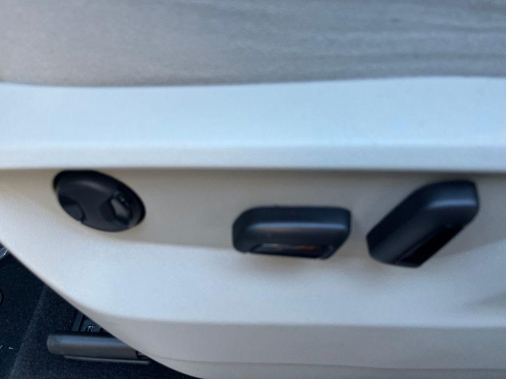 new 2026 Volkswagen Atlas car, priced at $45,411