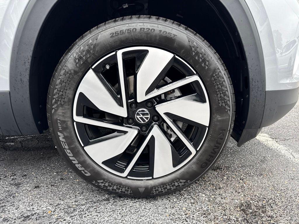 new 2026 Volkswagen Atlas car, priced at $45,908
