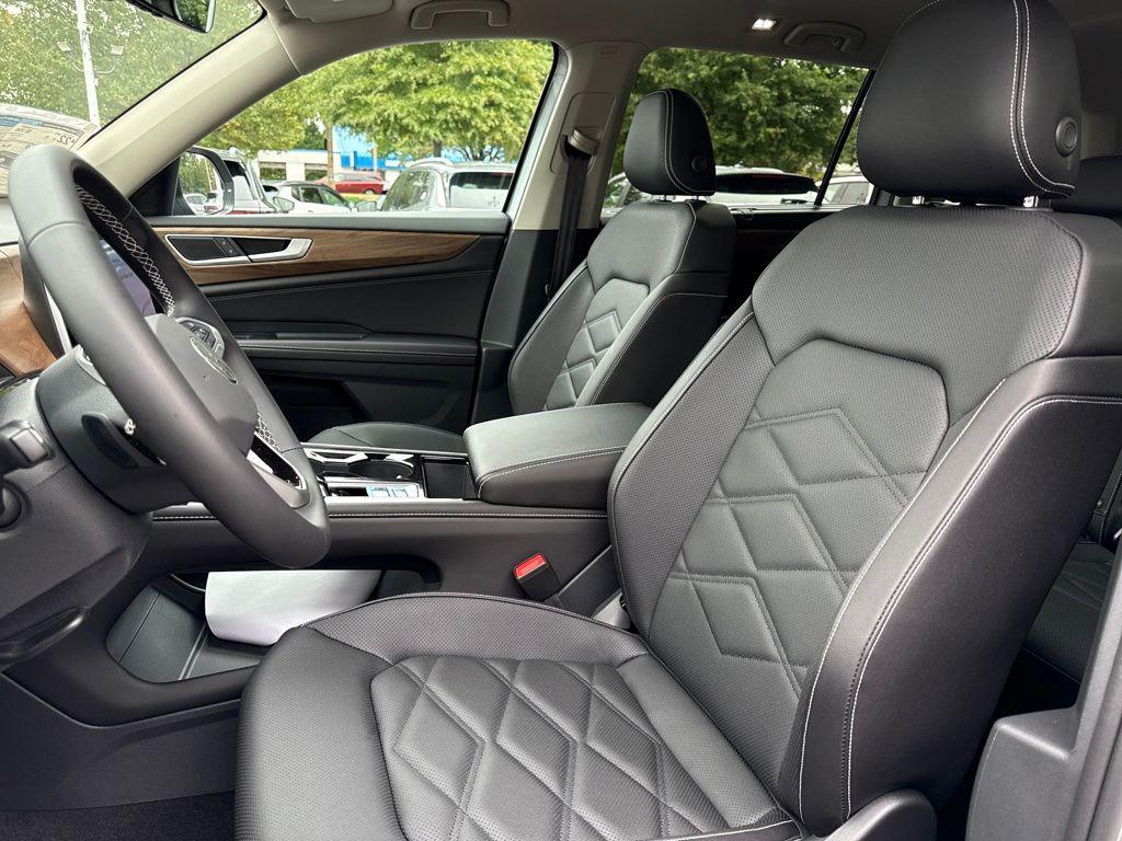 new 2026 Volkswagen Atlas car, priced at $45,908