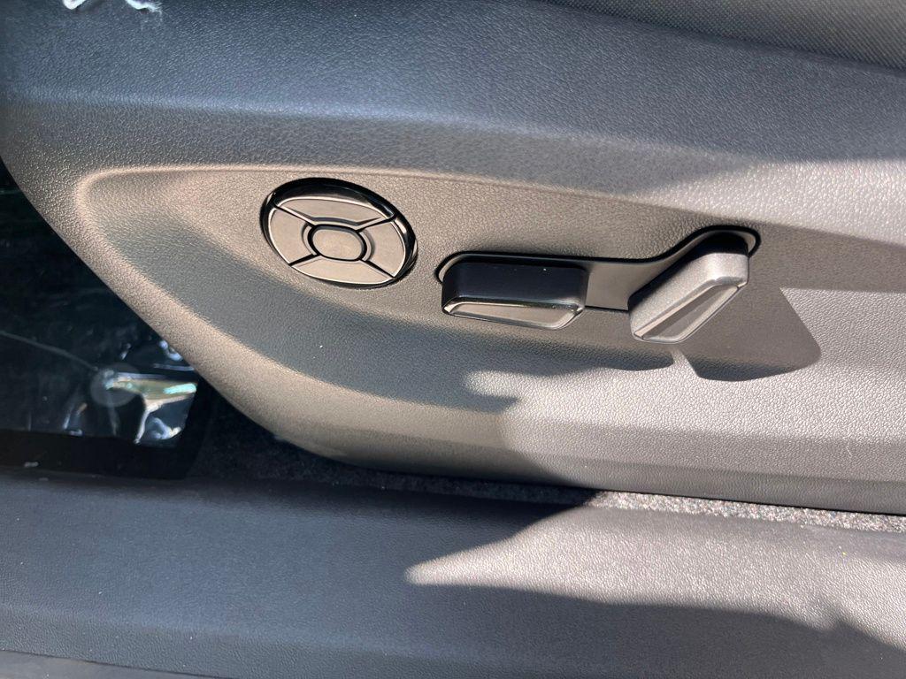 new 2025 Volkswagen Tiguan car, priced at $34,018