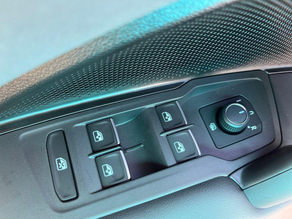 new 2025 Volkswagen Tiguan car, priced at $34,018