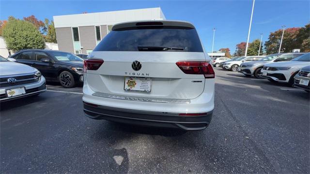 new 2024 Volkswagen Tiguan car, priced at $34,154