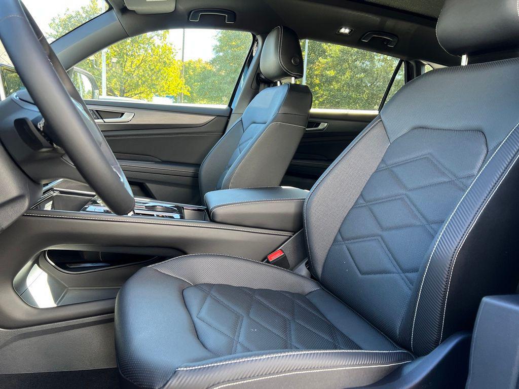 new 2026 Volkswagen Atlas Cross Sport car, priced at $46,101