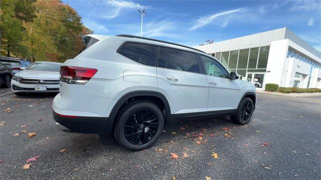 new 2025 Volkswagen Atlas car, priced at $46,757