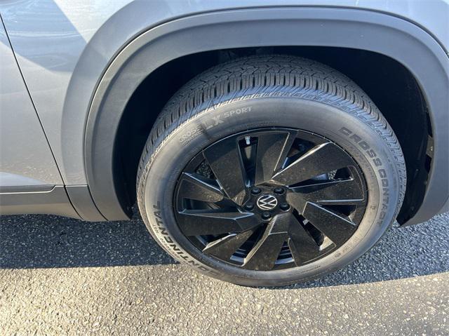 new 2025 Volkswagen Atlas car, priced at $46,020