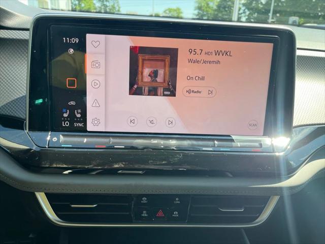 new 2025 Volkswagen Atlas car, priced at $43,726