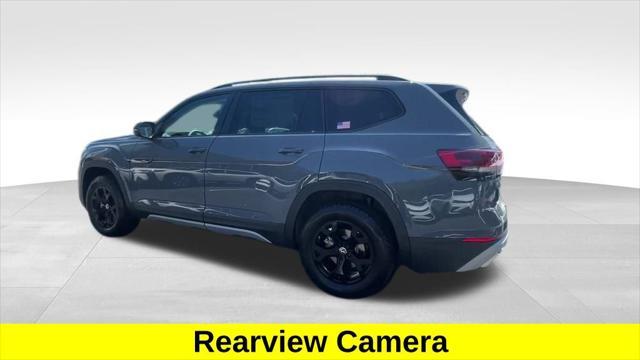 new 2025 Volkswagen Atlas car, priced at $43,726