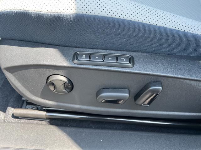 new 2025 Volkswagen ID.4 car, priced at $46,007