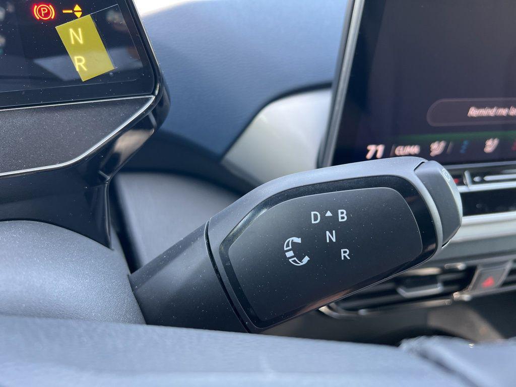 new 2025 Volkswagen ID.4 car, priced at $46,007