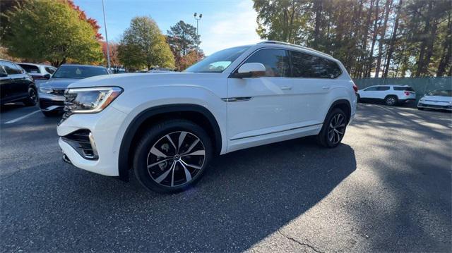 new 2025 Volkswagen Atlas car, priced at $54,126