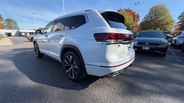 new 2025 Volkswagen Atlas car, priced at $54,126