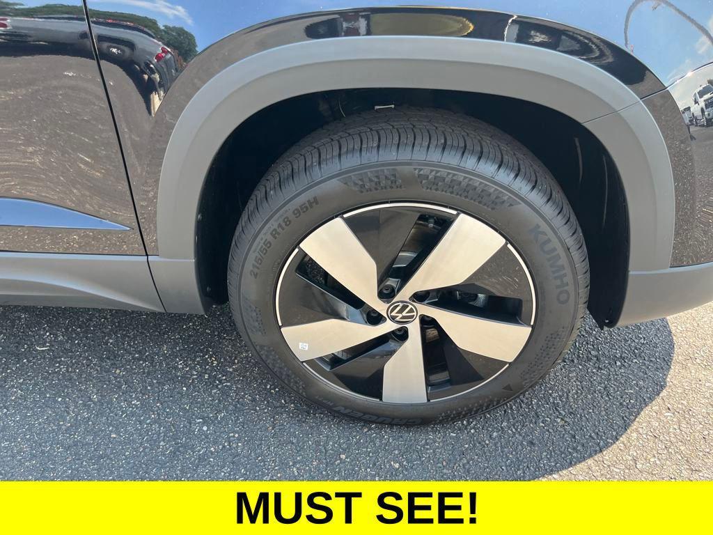 new 2025 Volkswagen Taos car, priced at $27,510