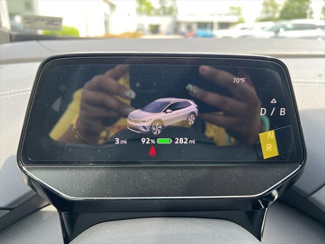 new 2025 Volkswagen ID.4 car, priced at $40,635