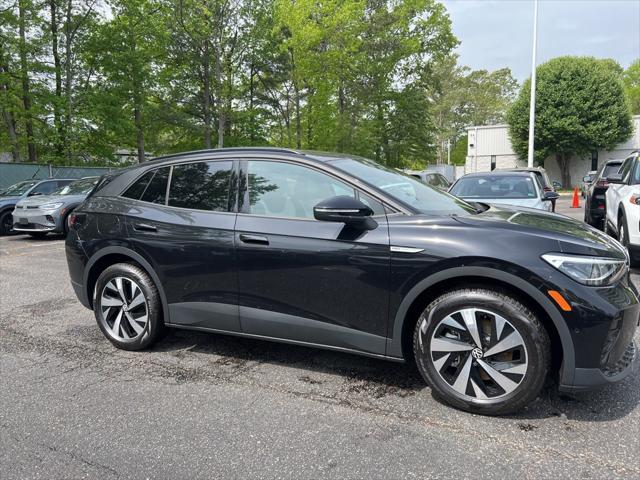 new 2025 Volkswagen ID.4 car, priced at $40,635