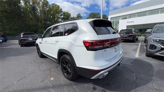 new 2024 Volkswagen Atlas car, priced at $43,656