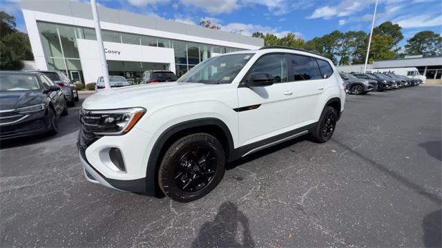 new 2024 Volkswagen Atlas car, priced at $43,656