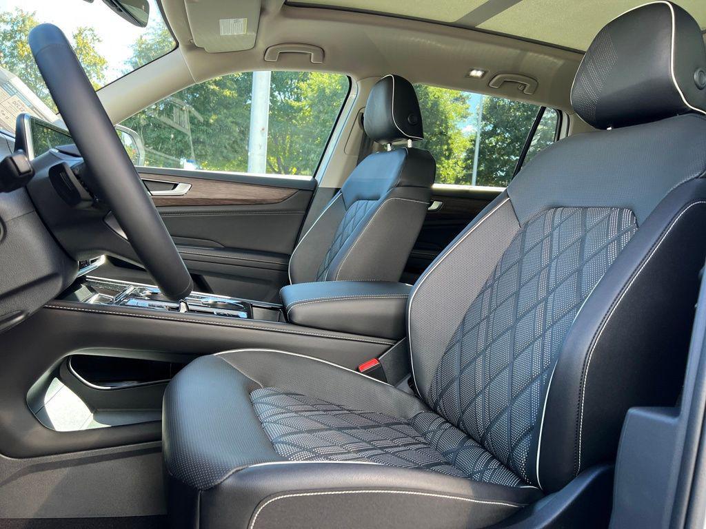 new 2026 Volkswagen Atlas car, priced at $54,108