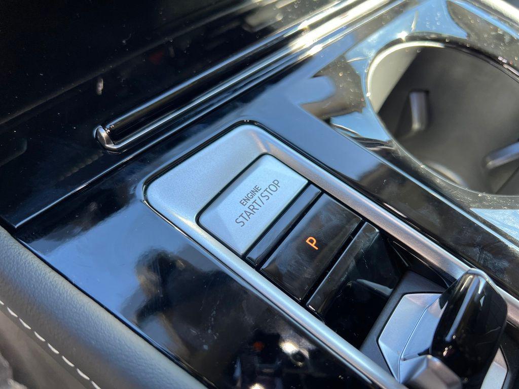 new 2026 Volkswagen Atlas car, priced at $54,108