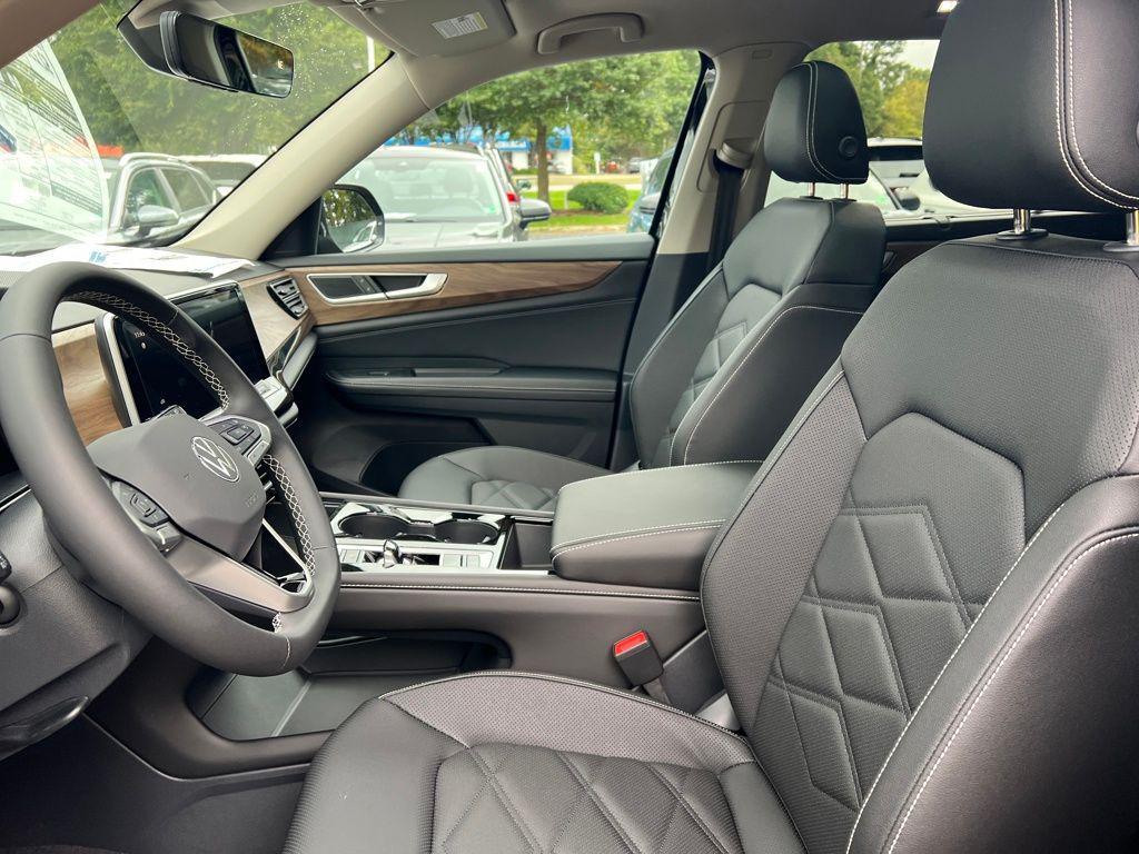 new 2026 Volkswagen Atlas car, priced at $45,908