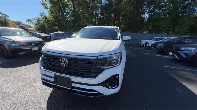 new 2024 Volkswagen Atlas car, priced at $49,317