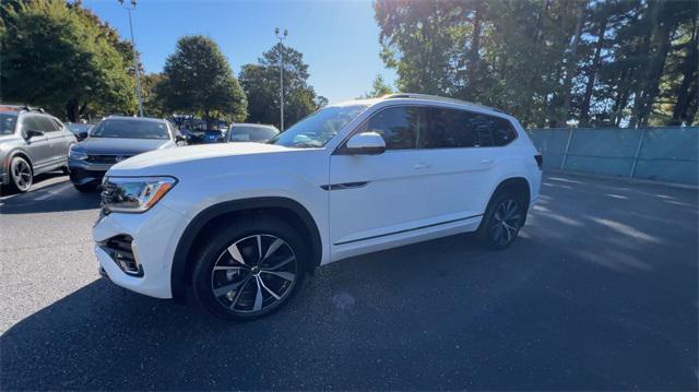 new 2024 Volkswagen Atlas car, priced at $49,317