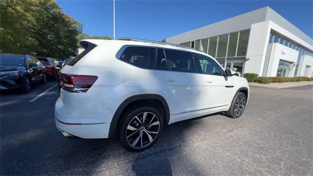 new 2024 Volkswagen Atlas car, priced at $49,317