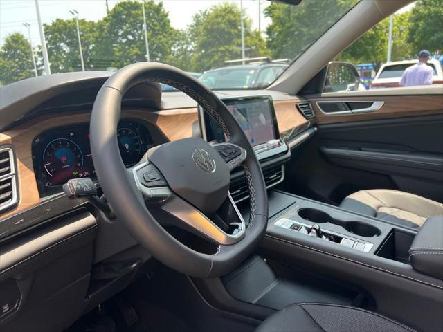 new 2025 Volkswagen Atlas car, priced at $39,689