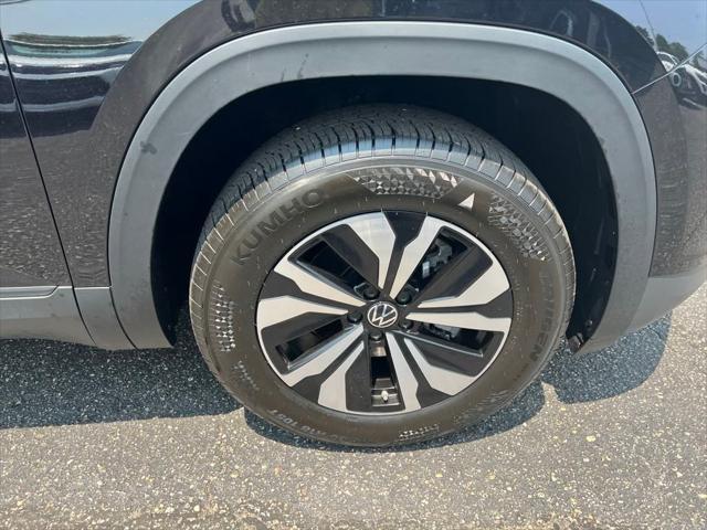 new 2025 Volkswagen Atlas car, priced at $39,689