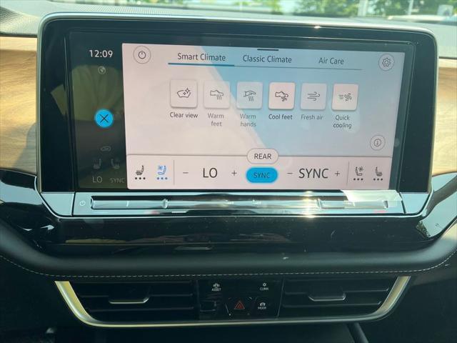 new 2025 Volkswagen Atlas car, priced at $39,689