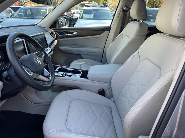 new 2024 Volkswagen Atlas car, priced at $39,573