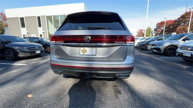 new 2024 Volkswagen Atlas car, priced at $39,573