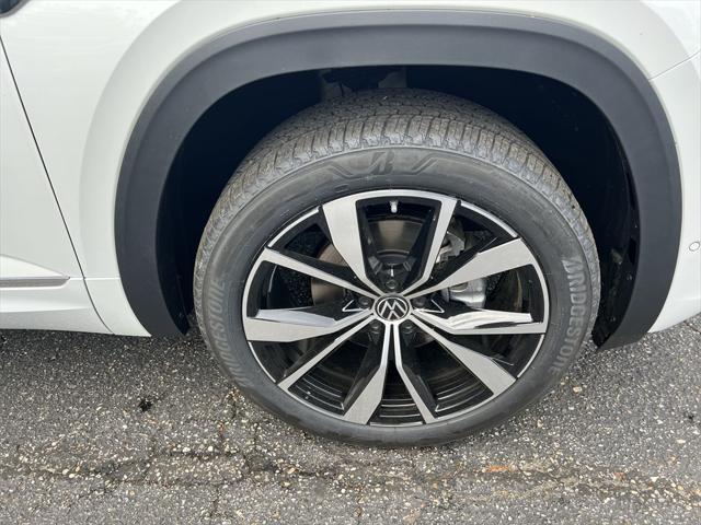 new 2025 Volkswagen Atlas Cross Sport car, priced at $53,334