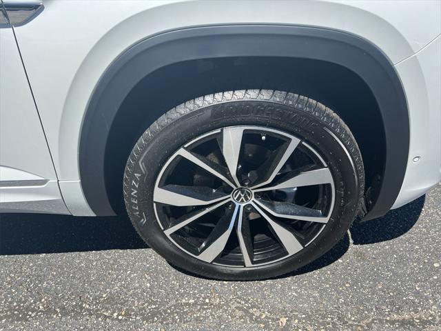 new 2025 Volkswagen Atlas car, priced at $51,408