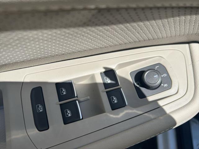 new 2025 Volkswagen Atlas car, priced at $53,908
