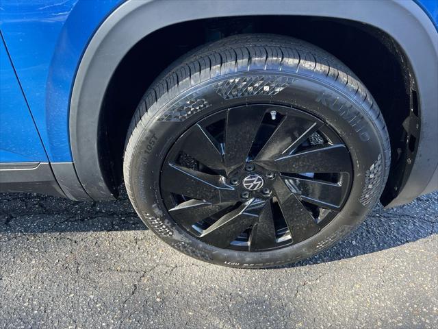 new 2025 Volkswagen Atlas Cross Sport car, priced at $42,949