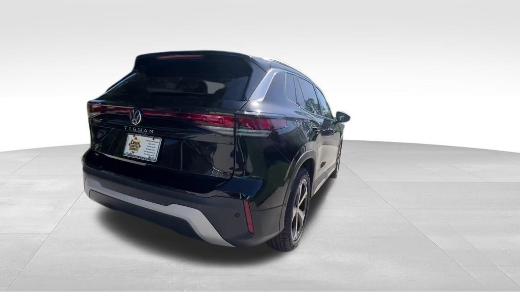 new 2025 Volkswagen Tiguan car, priced at $32,599