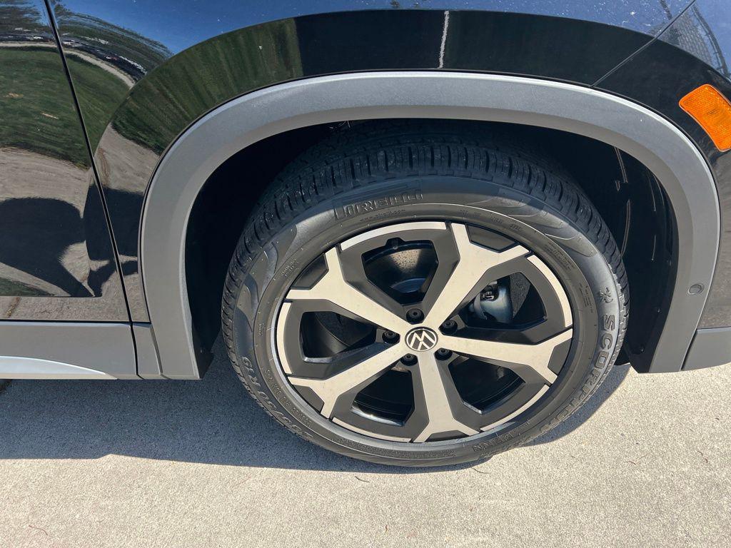 new 2025 Volkswagen Tiguan car, priced at $32,599