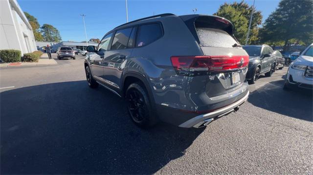 new 2025 Volkswagen Atlas car, priced at $48,271