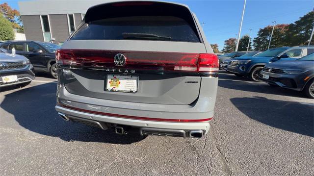 new 2025 Volkswagen Atlas car, priced at $48,271