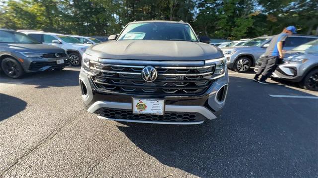 new 2025 Volkswagen Atlas car, priced at $48,271