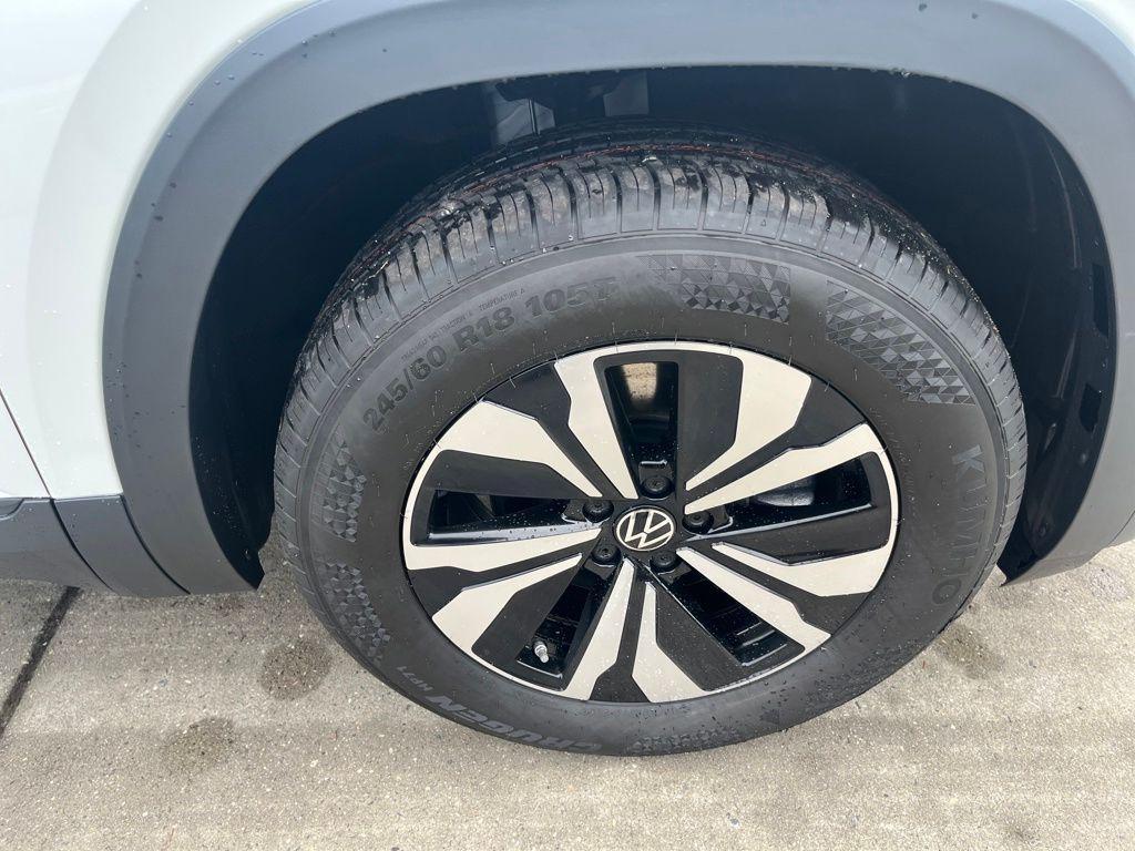 new 2026 Volkswagen Atlas car, priced at $41,365