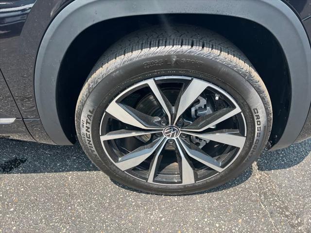 new 2025 Volkswagen Atlas Cross Sport car, priced at $52,147