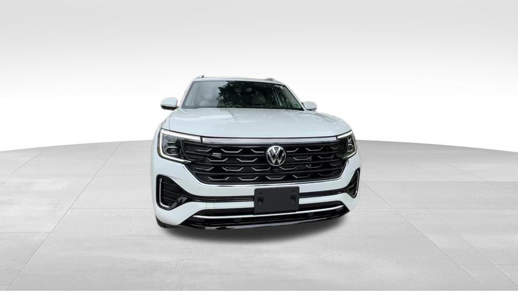 new 2025 Volkswagen Atlas car, priced at $49,310