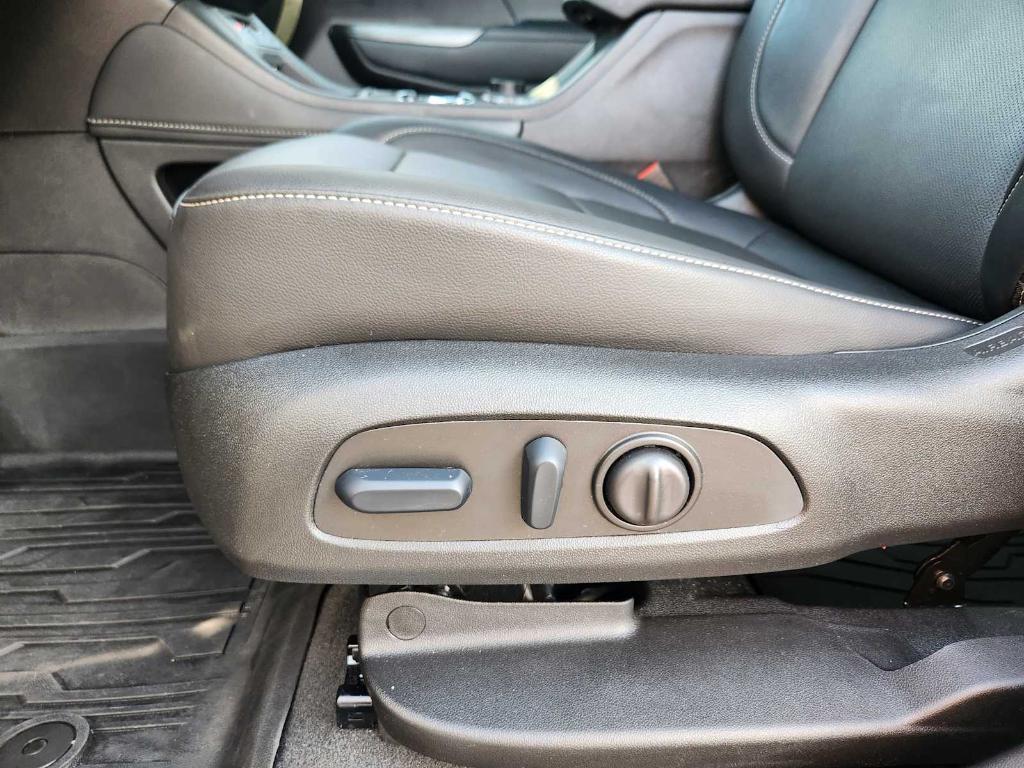used 2023 GMC Acadia car, priced at $33,337