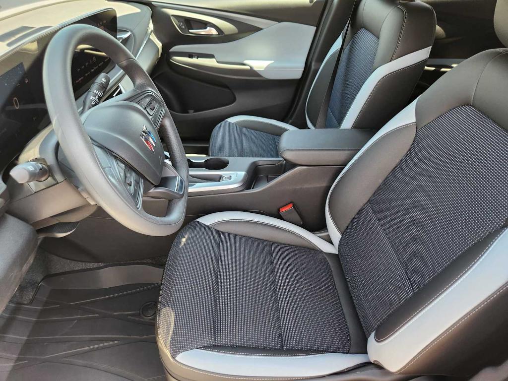 new 2025 Buick Envista car, priced at $26,934
