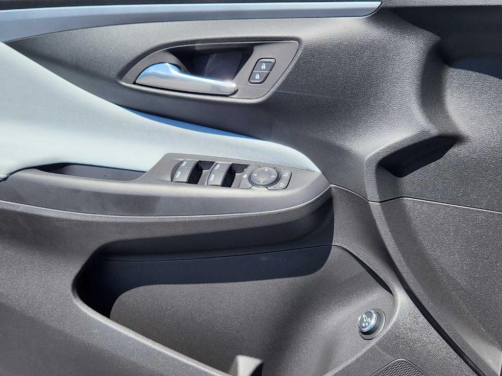 new 2025 Buick Envista car, priced at $26,934