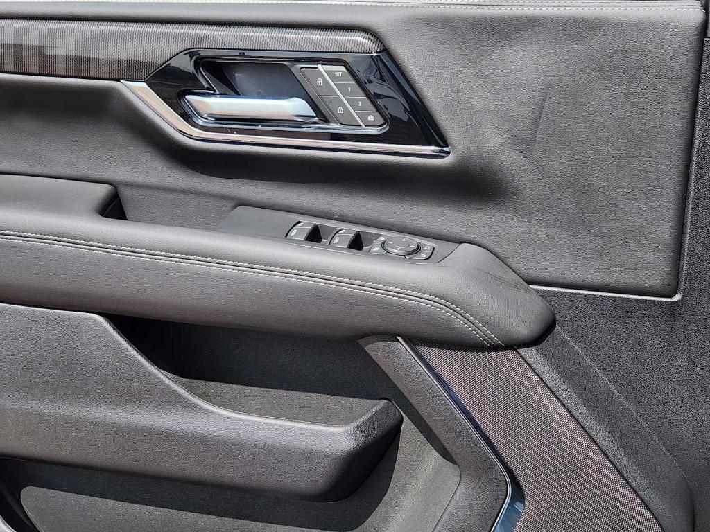 new 2025 GMC Yukon car, priced at $74,384