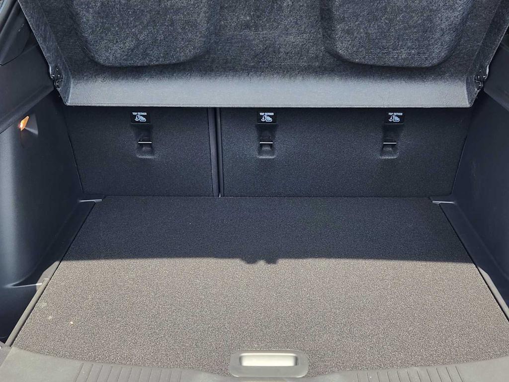 new 2025 Buick Envista car, priced at $26,934