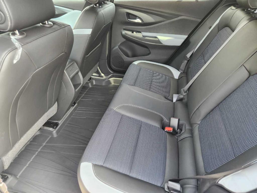 new 2025 Buick Envista car, priced at $26,934